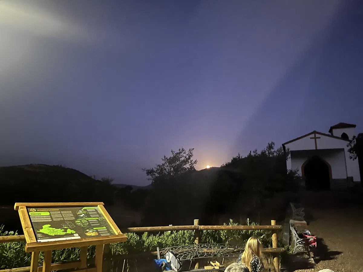 Mirador astronómico de El Hoyo junto a la ermita de San Isidro