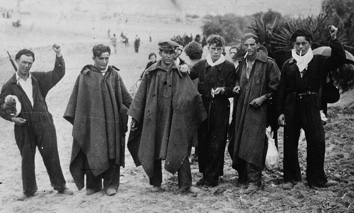 Milicianos españoles refugiados en Hendaya durante la Guerra Civil
