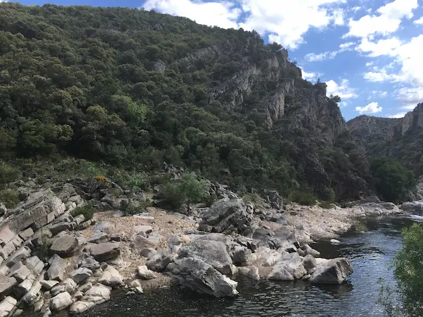 Hoz de Río Frío en el Parque Natural del Valle de Alcudia y Sierra Madrona